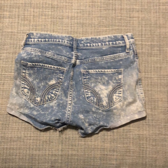 High Waited Shorts - Picture 2 of 2